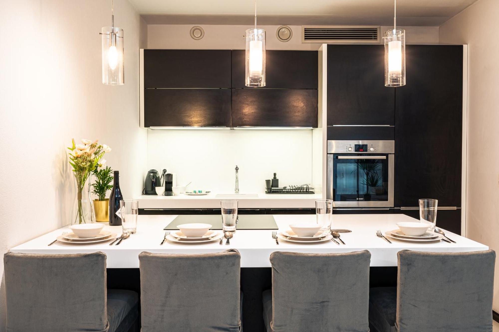 Center - Parking, Balcony, Workspace, Ac - By Rentujemy Apartment *