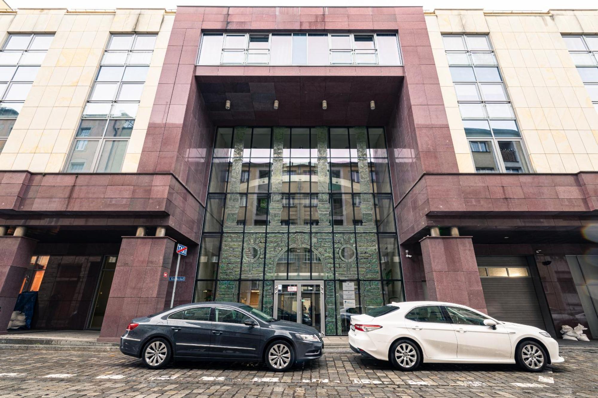 Center - Parking, Balcony, Workspace, Ac - By Rentujemy *
