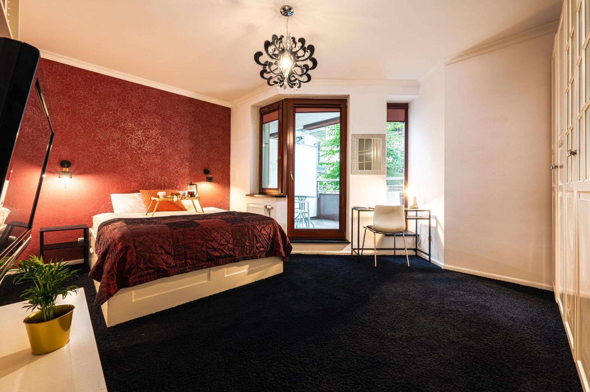 Apartment Center - Parking, Balcony, Workspace, Ac - By Rentujemy Wroclaw