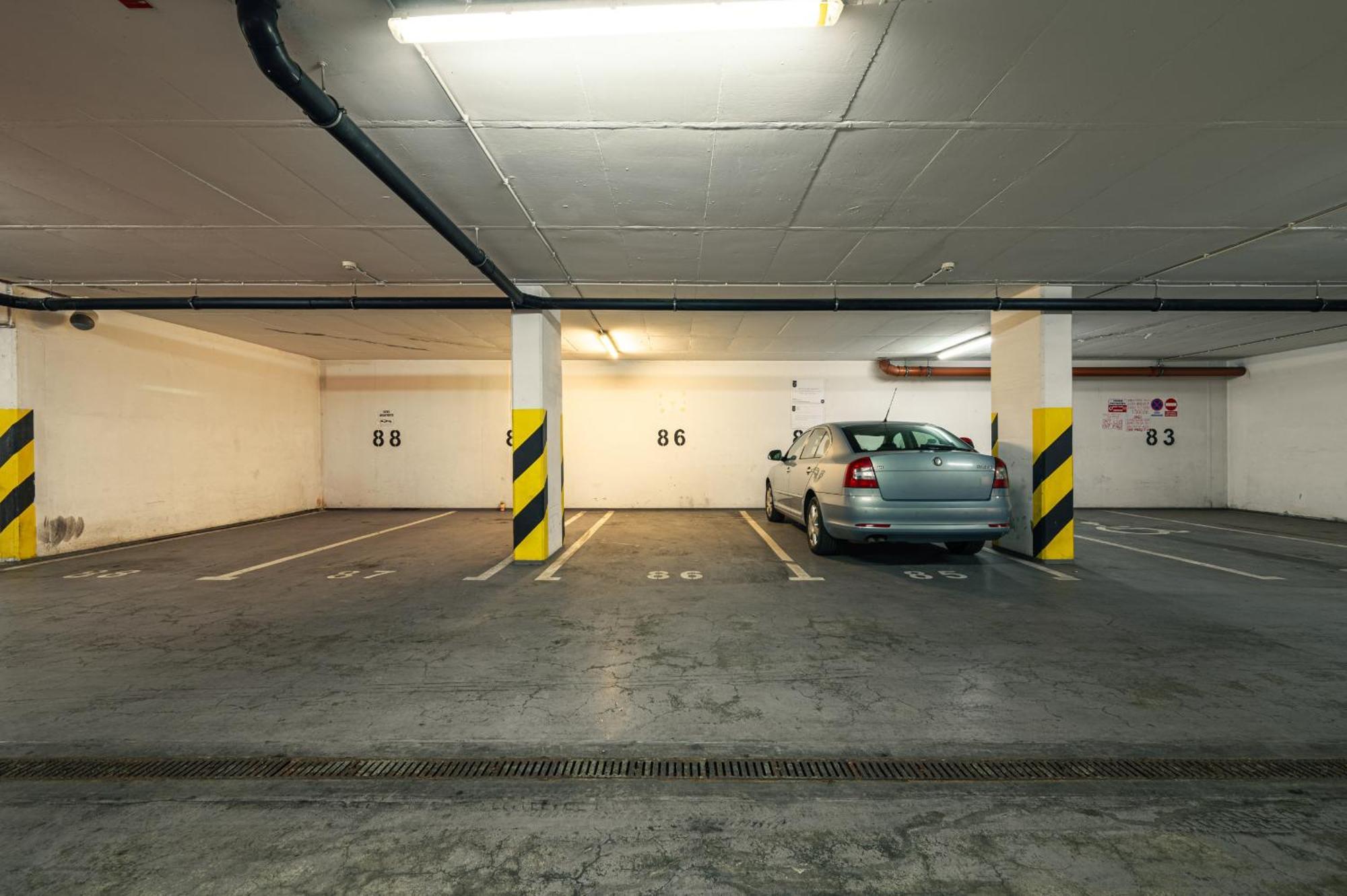 Center - Parking, Balcony, Workspace, Ac - By Rentujemy Apartment *