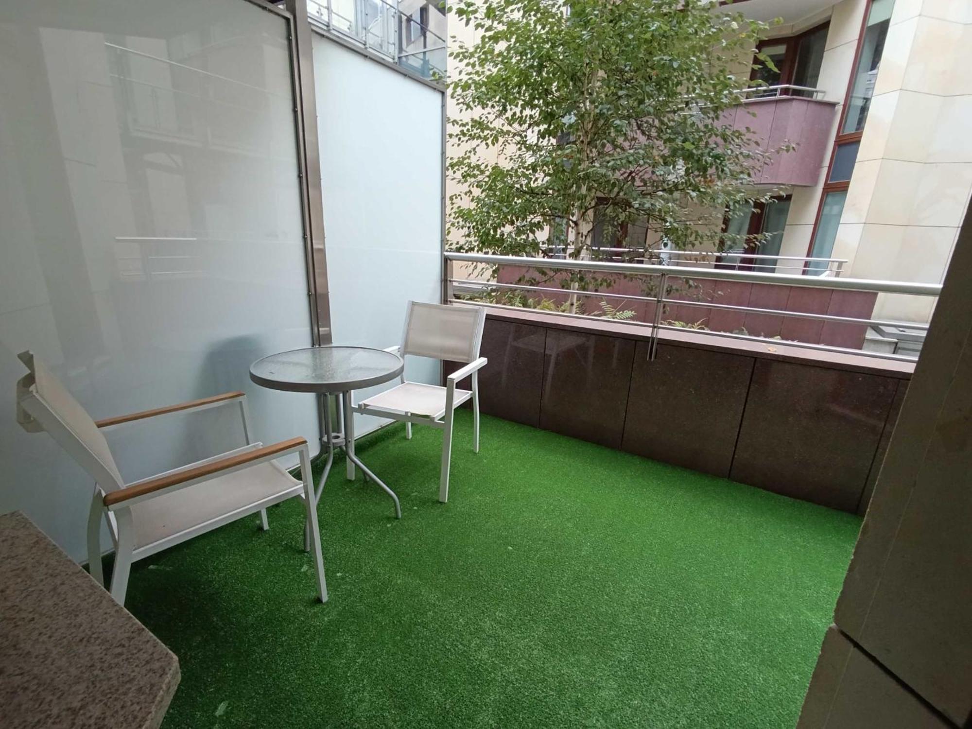 Apartment Center - Parking, Balcony, Workspace, Ac - By Rentujemy *